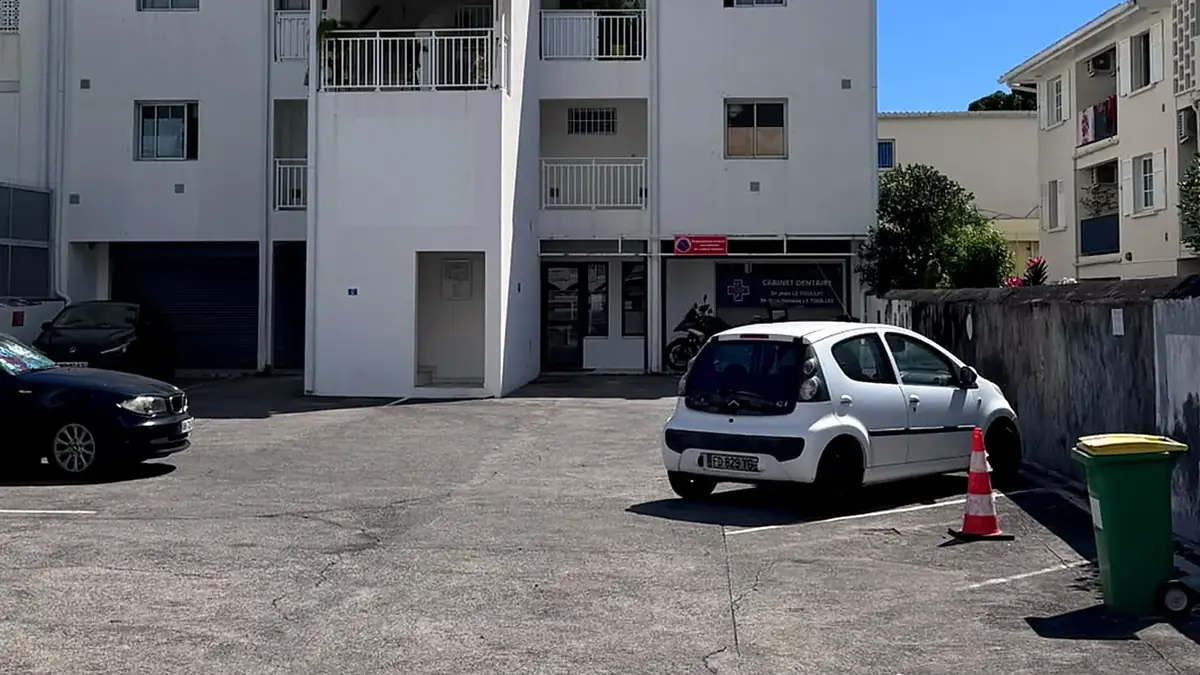 Le parking gratuit du Cabinet Dentaire Le Toullec à Saint-Paul